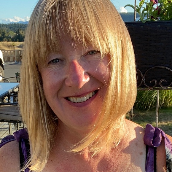 Meet your Posher, Lori - Picture 1 of 1